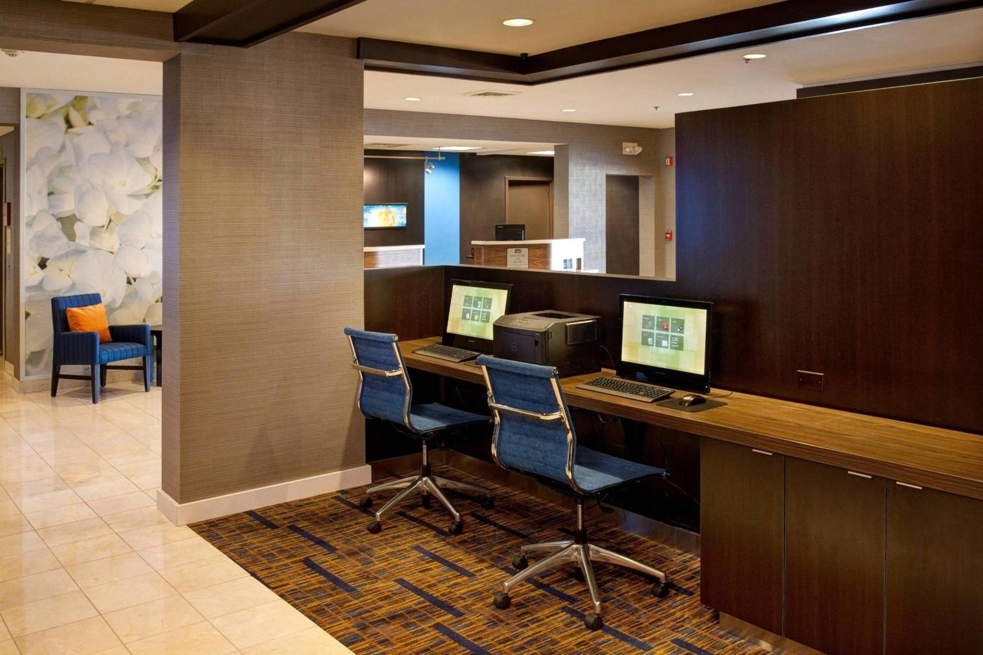 Courtyard By Marriott Kokomo Exterior photo